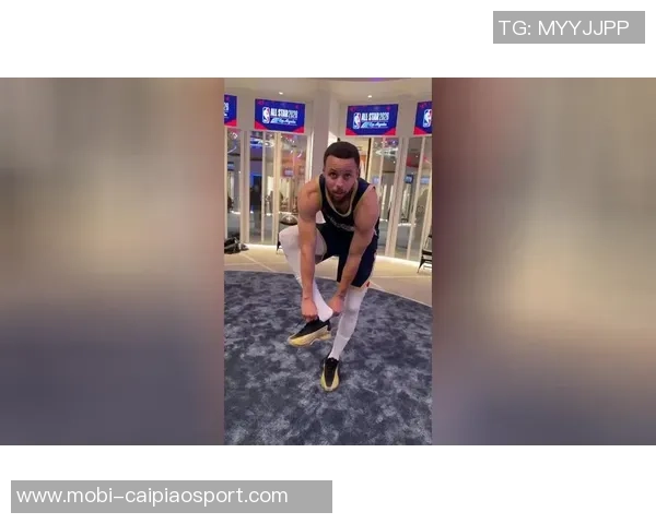 库里谈第三次穿女款签名鞋的感受与赛季鞋款选择的变化 库里谈第三次穿女款签名鞋的感受与赛季鞋款选择的变化